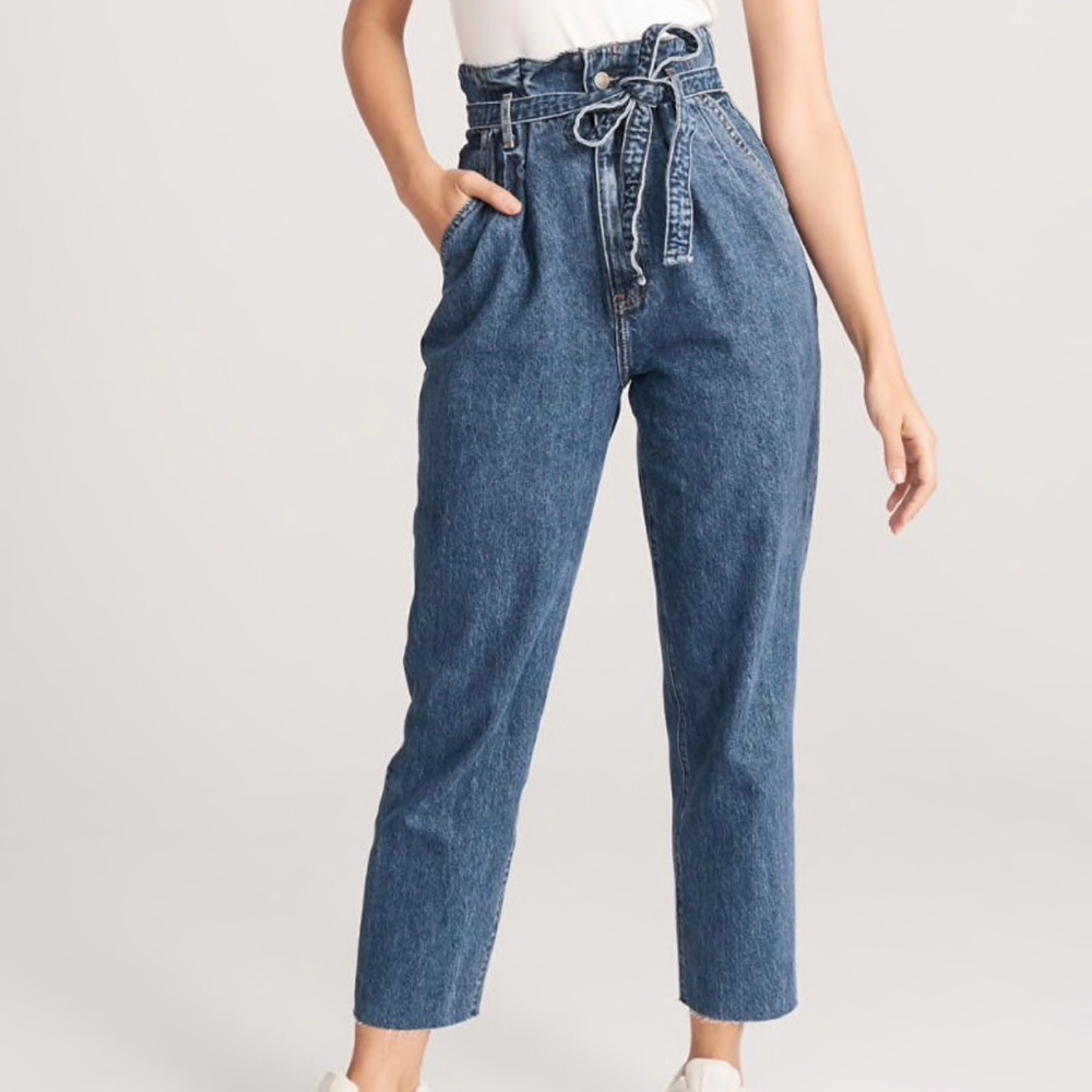 NWT! Abercrombie Paperbag Waist Jeans